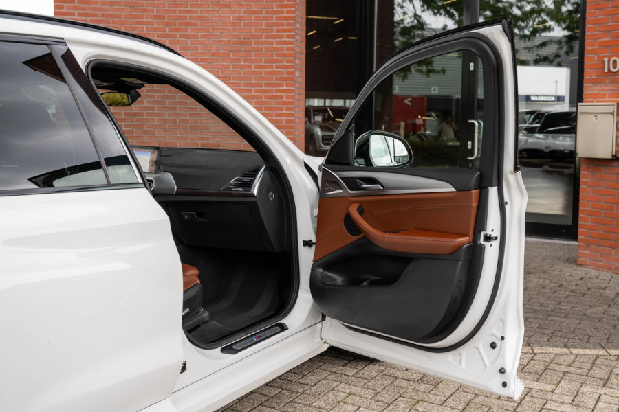 BMW X3 xDrive30e M-Sport Pano HuD Trekhaak Camera 94% SOH