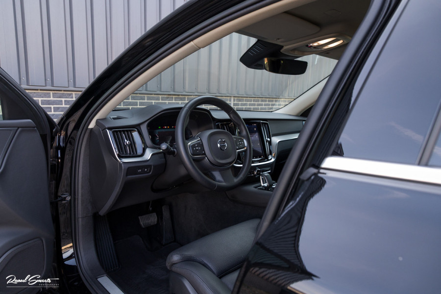 Volvo V60 2.0 T6 Plug-in hybrid AWD Core Bright Long Range | Adaptieve cruise | Blis | Memory | Leder |