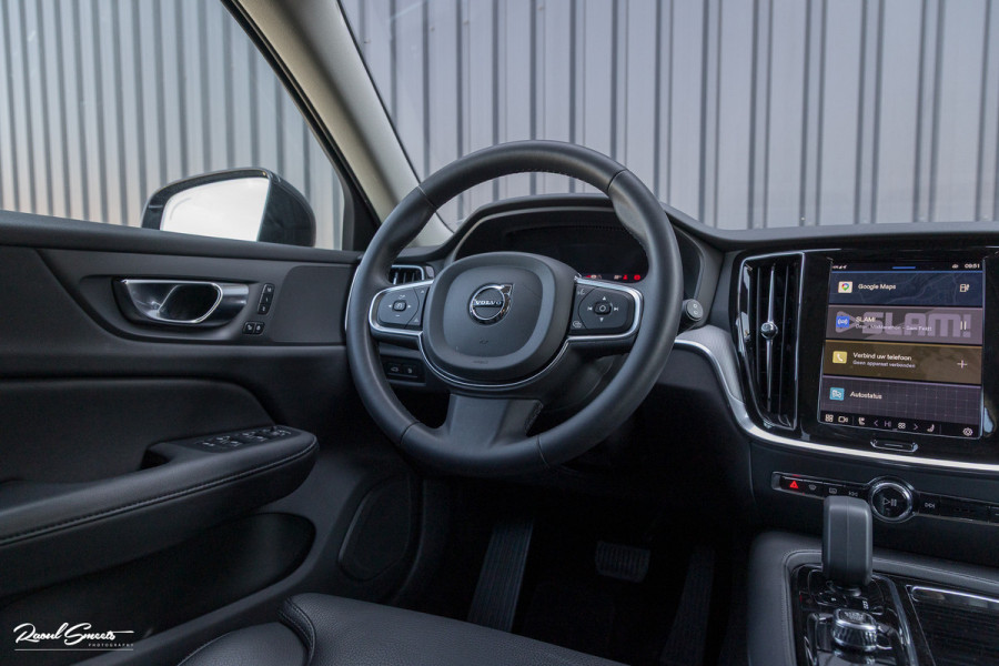 Volvo V60 2.0 T6 Plug-in hybrid AWD Core Bright Long Range | Adaptieve cruise | Blis | Memory | Leder |