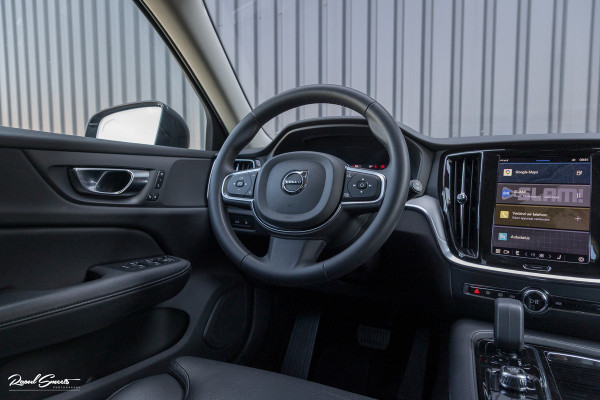 Volvo V60 2.0 T6 Plug-in hybrid AWD Core Bright Long Range | Adaptieve cruise | Blis | Memory | Leder |