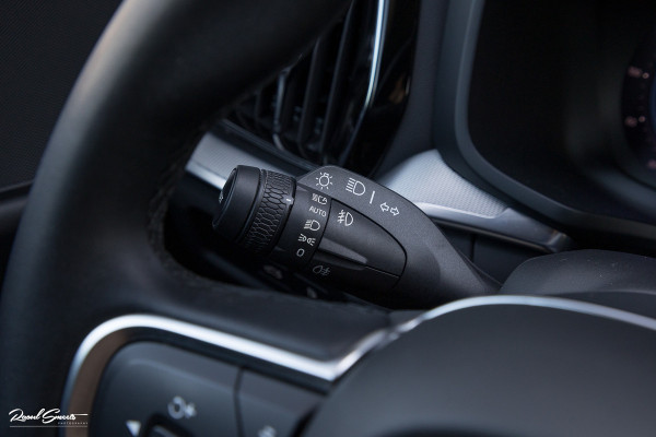 Volvo V60 2.0 T6 Plug-in hybrid AWD Core Bright Long Range | Adaptieve cruise | Blis | Memory | Leder |