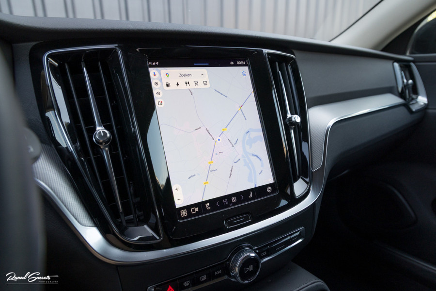 Volvo V60 2.0 T6 Plug-in hybrid AWD Core Bright Long Range | Adaptieve cruise | Blis | Memory | Leder |