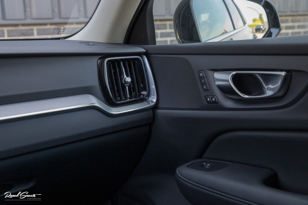 Volvo V60 2.0 T6 Plug-in hybrid AWD Core Bright Long Range | Adaptieve cruise | Blis | Memory | Leder |