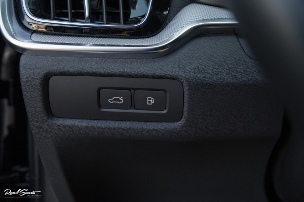 Volvo V60 2.0 T6 Plug-in hybrid AWD Core Bright Long Range | Adaptieve cruise | Blis | Memory | Leder |