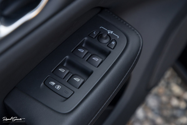 Volvo V60 2.0 T6 Plug-in hybrid AWD Core Bright Long Range | Adaptieve cruise | Blis | Memory | Leder |