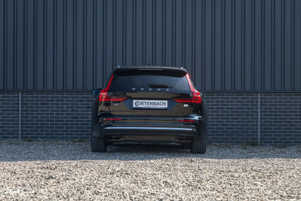 Volvo V60 2.0 T6 Plug-in hybrid AWD Core Bright Long Range | Adaptieve cruise | Blis | Memory | Leder |