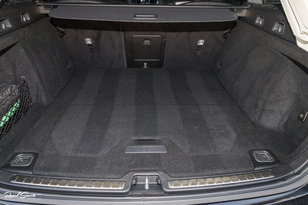 Volvo V60 2.0 T6 Plug-in hybrid AWD Core Bright Long Range | Adaptieve cruise | Blis | Memory | Leder |