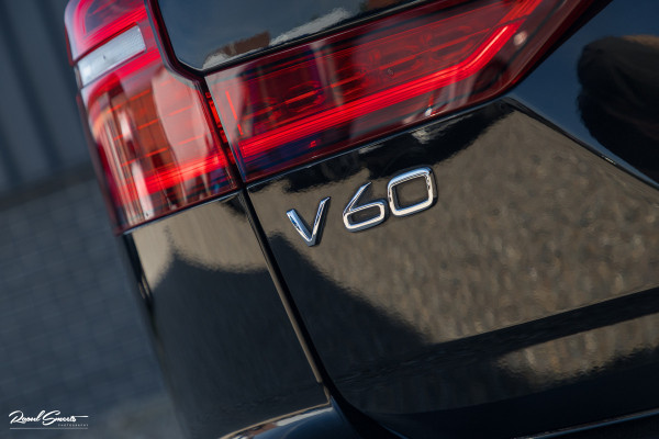 Volvo V60 2.0 T6 Plug-in hybrid AWD Core Bright Long Range | Adaptieve cruise | Blis | Memory | Leder |