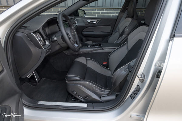 Volvo V60 2.0 T6 Recharge AWD R-Design Long Range | Panorama dak | Zwenkbare trekhaak | Adaptieve cruise | Harman Kardon |