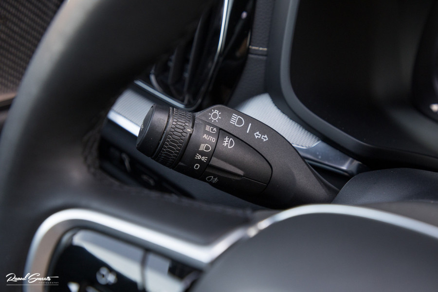 Volvo V60 2.0 T6 Recharge AWD R-Design Long Range | Panorama dak | Zwenkbare trekhaak | Adaptieve cruise | Harman Kardon |