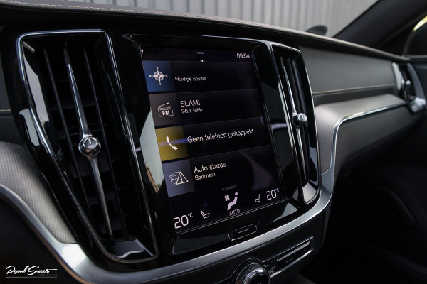 Volvo V60 2.0 T6 Recharge AWD R-Design Long Range | Panorama dak | Zwenkbare trekhaak | Adaptieve cruise | Harman Kardon |