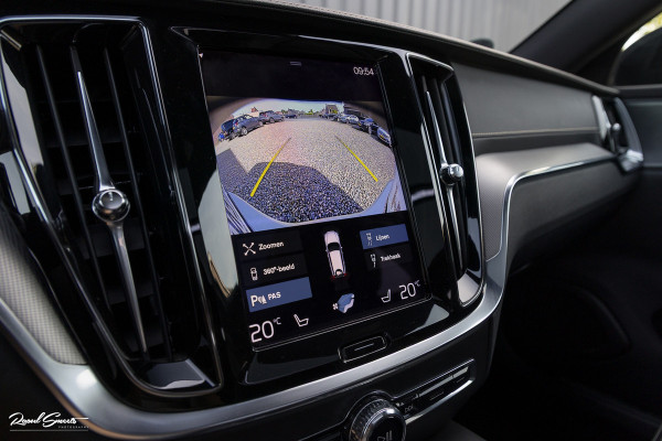 Volvo V60 2.0 T6 Recharge AWD R-Design Long Range | Panorama dak | Zwenkbare trekhaak | Adaptieve cruise | Harman Kardon |