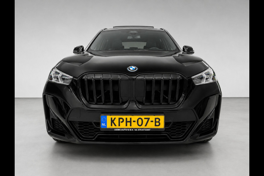 BMW X1 XDrive30e M-SPORT 327PK PANO/LEDER/H-KARDON/MASSAGE/M-STOELEN/DAB/CARPLAY//
