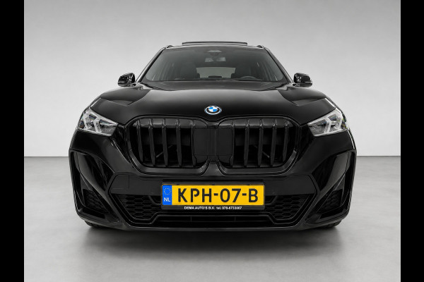 BMW X1 XDrive30e M-SPORT 327PK PANO/LEDER/H-KARDON/MASSAGE/M-STOELEN/DAB/CARPLAY//