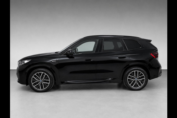 BMW X1 XDrive30e M-SPORT 327PK PANO/LEDER/H-KARDON/MASSAGE/M-STOELEN/DAB/CARPLAY//