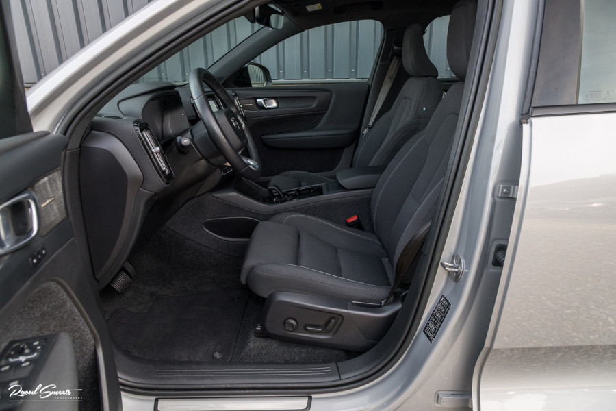 Volvo XC40 Recharge Ultimate 70 kWh | Panorama dak | Harman Kardon | Adaptieve cruise | Memory | Blis |