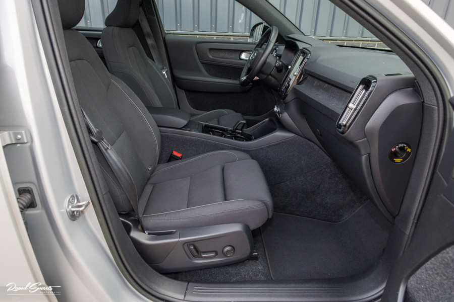 Volvo XC40 Recharge Ultimate 70 kWh | Panorama dak | Harman Kardon | Adaptieve cruise | Memory | Blis |