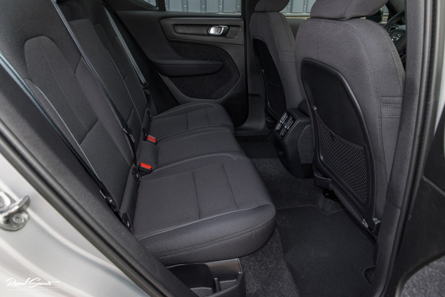Volvo XC40 Recharge Ultimate 70 kWh | Panorama dak | Harman Kardon | Adaptieve cruise | Memory | Blis |