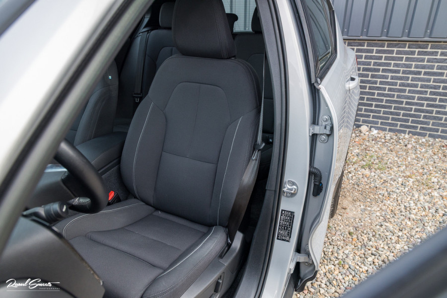 Volvo XC40 Recharge Ultimate 70 kWh | Panorama dak | Harman Kardon | Adaptieve cruise | Memory | Blis |