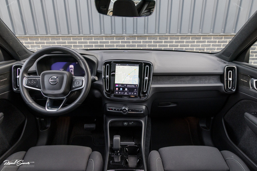 Volvo XC40 Recharge Ultimate 70 kWh | Panorama dak | Harman Kardon | Adaptieve cruise | Memory | Blis |