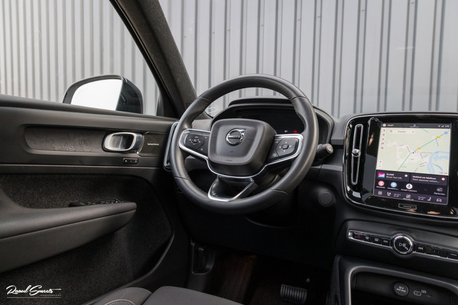 Volvo XC40 Recharge Ultimate 70 kWh | Panorama dak | Harman Kardon | Adaptieve cruise | Memory | Blis |