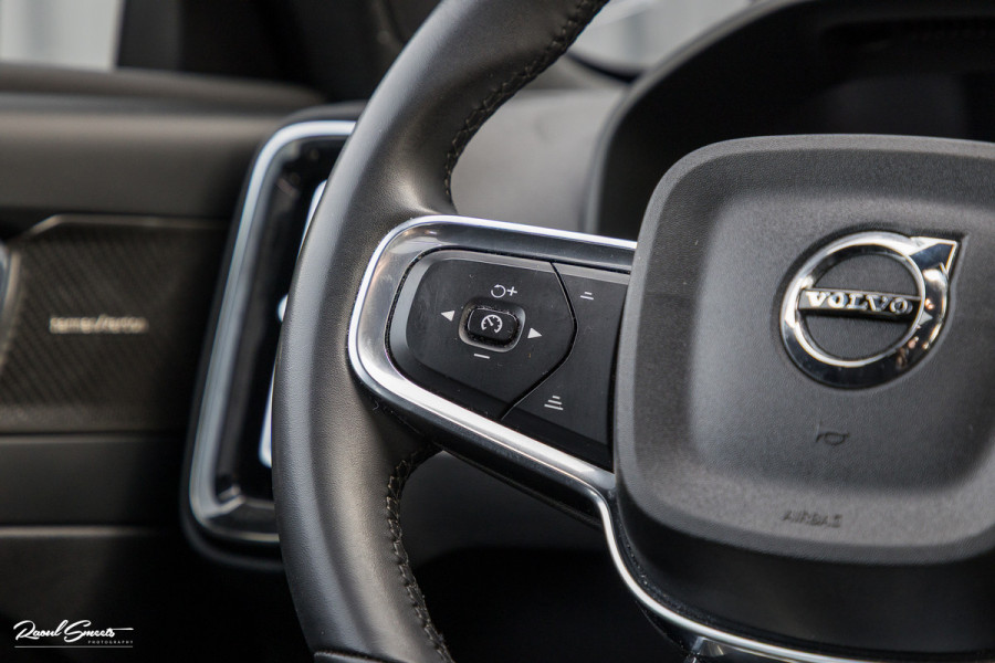 Volvo XC40 Recharge Ultimate 70 kWh | Panorama dak | Harman Kardon | Adaptieve cruise | Memory | Blis |