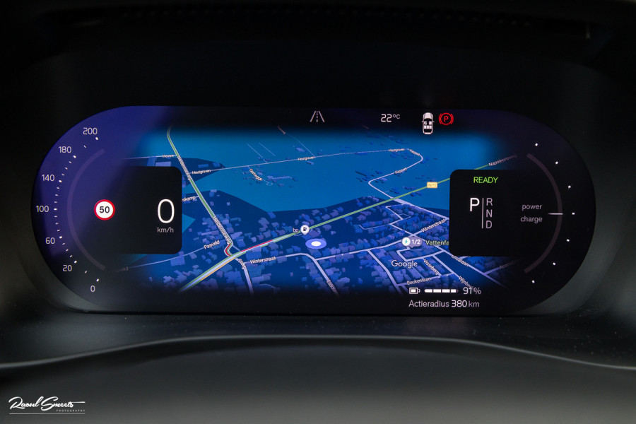 Volvo XC40 Recharge Ultimate 70 kWh | Panorama dak | Harman Kardon | Adaptieve cruise | Memory | Blis |