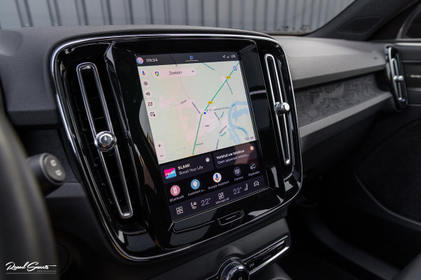 Volvo XC40 Recharge Ultimate 70 kWh | Panorama dak | Harman Kardon | Adaptieve cruise | Memory | Blis |
