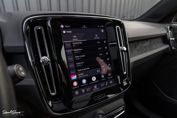 Volvo XC40 Recharge Ultimate 70 kWh | Panorama dak | Harman Kardon | Adaptieve cruise | Memory | Blis |