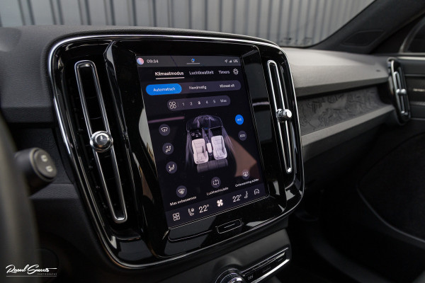 Volvo XC40 Recharge Ultimate 70 kWh | Panorama dak | Harman Kardon | Adaptieve cruise | Memory | Blis |