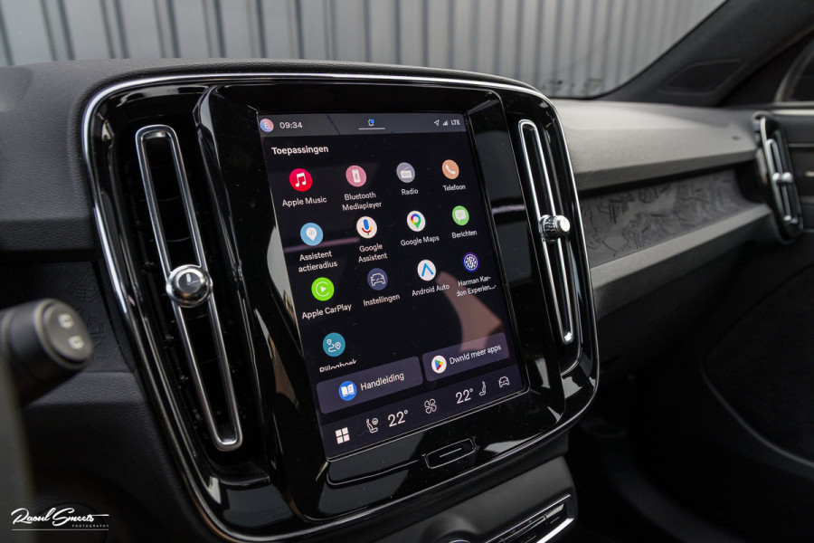 Volvo XC40 Recharge Ultimate 70 kWh | Panorama dak | Harman Kardon | Adaptieve cruise | Memory | Blis |