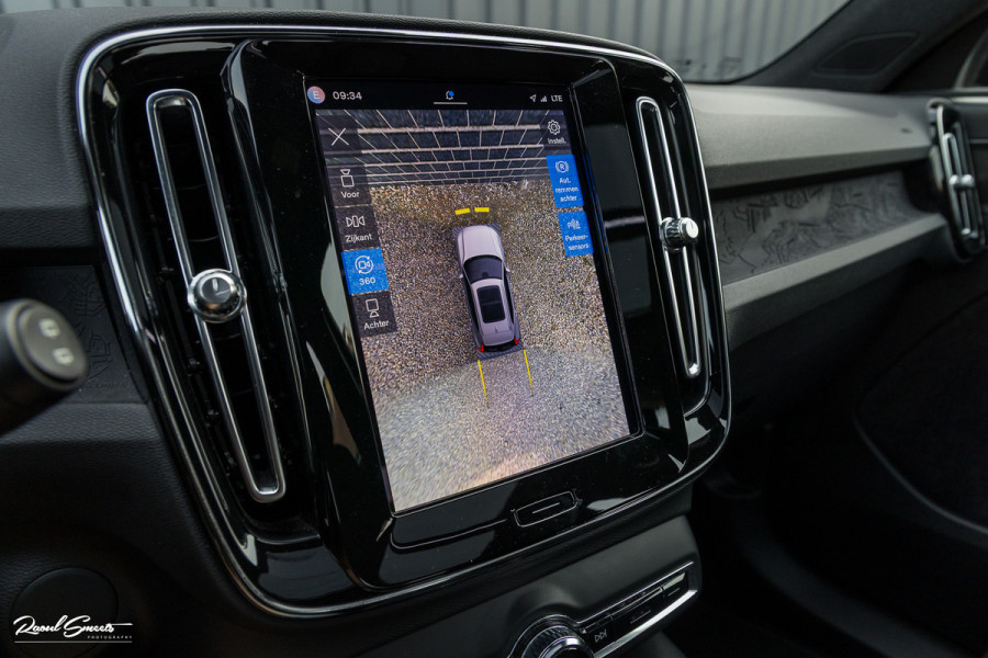Volvo XC40 Recharge Ultimate 70 kWh | Panorama dak | Harman Kardon | Adaptieve cruise | Memory | Blis |