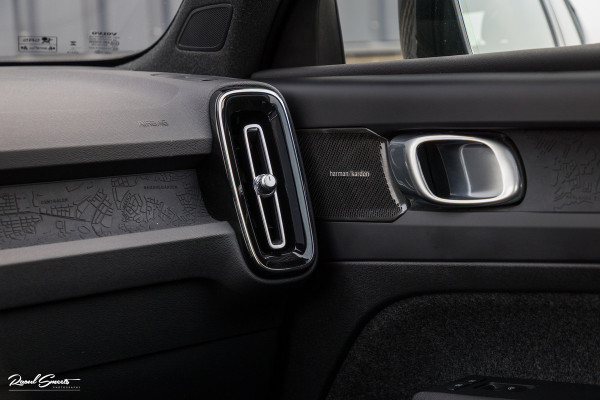 Volvo XC40 Recharge Ultimate 70 kWh | Panorama dak | Harman Kardon | Adaptieve cruise | Memory | Blis |