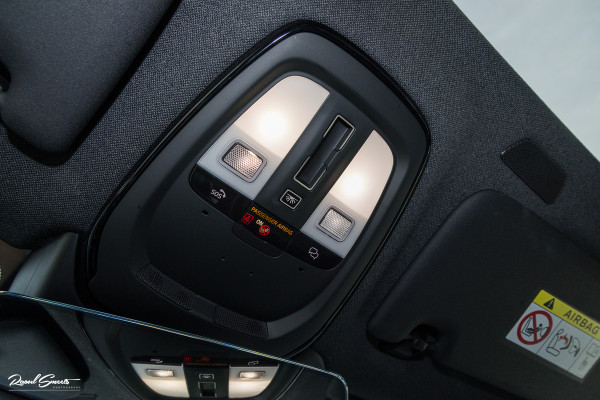 Volvo XC40 Recharge Ultimate 70 kWh | Panorama dak | Harman Kardon | Adaptieve cruise | Memory | Blis |