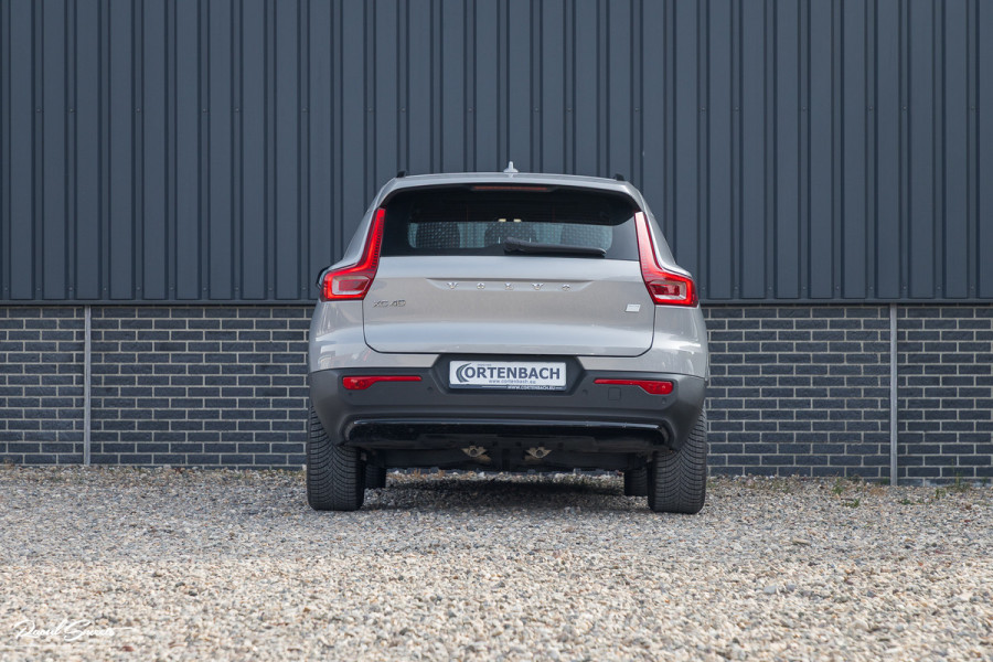 Volvo XC40 Recharge Ultimate 70 kWh | Panorama dak | Harman Kardon | Adaptieve cruise | Memory | Blis |