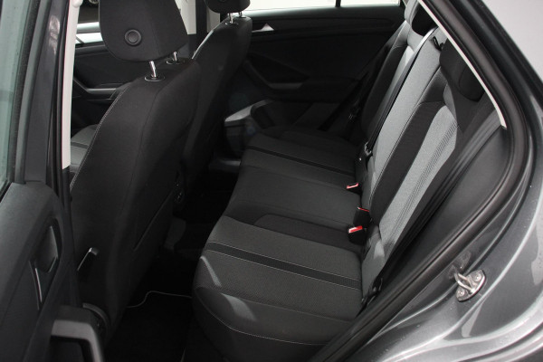 Volkswagen T-Roc 1.5 TSI DSG Life Navigatie Apple Carplay/Android Auto Parkeersensoren Camera Adaptive Cruise Control Virtual Cockpit Stuur- en stoelverwarming