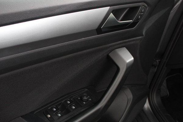 Volkswagen T-Roc 1.5 TSI DSG Life Navigatie Apple Carplay/Android Auto Parkeersensoren Camera Adaptive Cruise Control Virtual Cockpit Stuur- en stoelverwarming