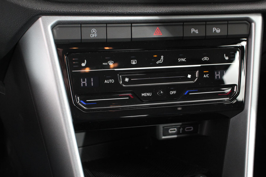 Volkswagen T-Roc 1.5 TSI DSG Life Navigatie Apple Carplay/Android Auto Parkeersensoren Camera Adaptive Cruise Control Virtual Cockpit Stuur- en stoelverwarming