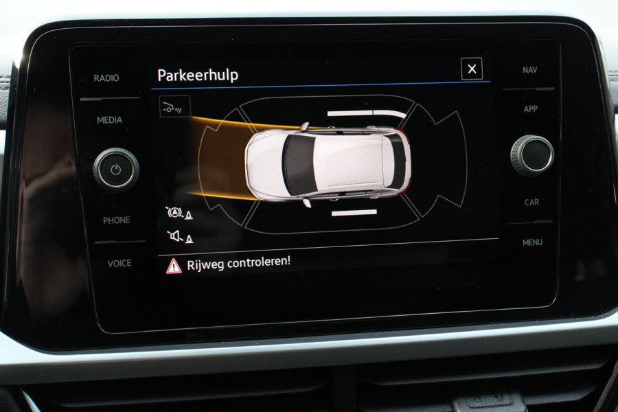 Volkswagen T-Roc 1.5 TSI DSG Life Navigatie Apple Carplay/Android Auto Parkeersensoren Camera Adaptive Cruise Control Virtual Cockpit Stuur- en stoelverwarming