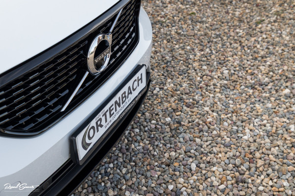 Volvo XC40 2.0 T5 AWD R-Design | Zwenkbare trekhaak | 2.100 Kg Trekgewicht | Panoramadak | Blis | Harman Kardon | 360 Camera |