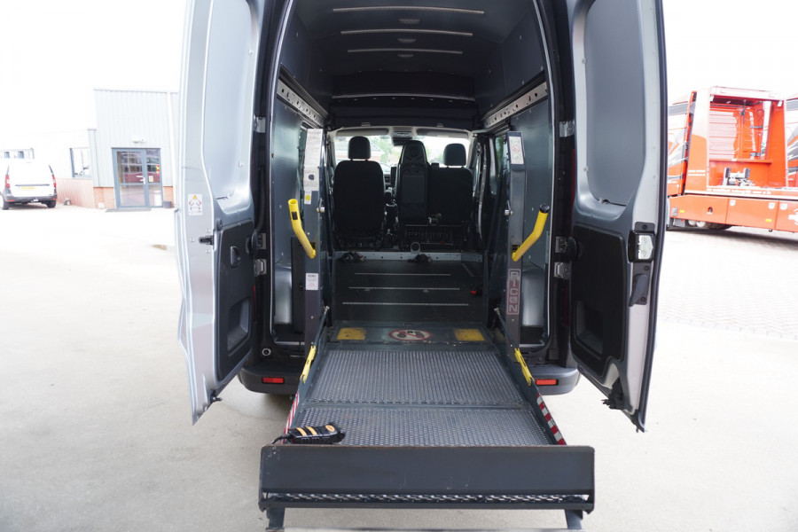 Renault Trafic 2.0 Blue dCi 170PK T30 L2H2 Rolstoelbus met schans nr. V186 | Airco | Cruise | Navi | trekhaak