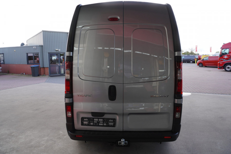 Renault Trafic 2.0 Blue dCi 170PK T30 L2H2 Ideaal voor camperombouw nr. V186 | Airco | Cruise | Navi | trekhaak (marge auto)