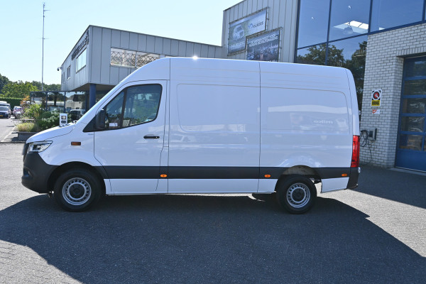 Mercedes-Benz Sprinter 317 CDI L2H2 Pro HD MBUX Navigatie met camera en parkeerpakket, Winterpakket, Etc.