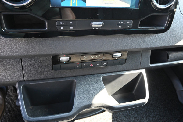 Mercedes-Benz Sprinter 317 CDI L2H2 Pro HD MBUX Navigatie met camera en parkeerpakket, Winterpakket, Etc.