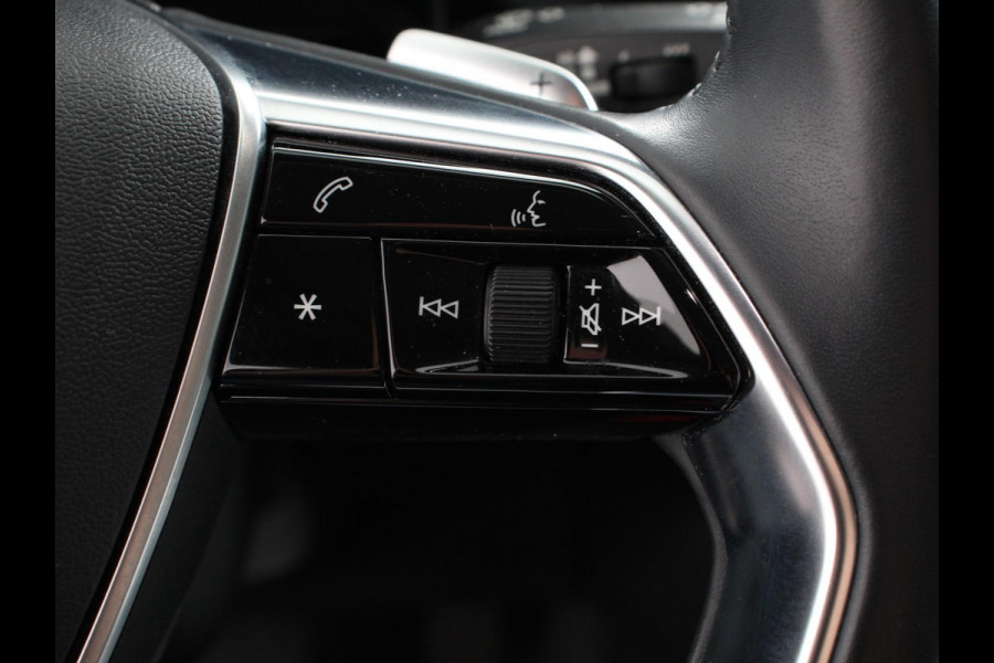 Audi e-tron e-tron 50 quattro Launch edition SOH 92,9% Navigatie Climate Control Parkeer Sensoren Lichtmetalen velgen