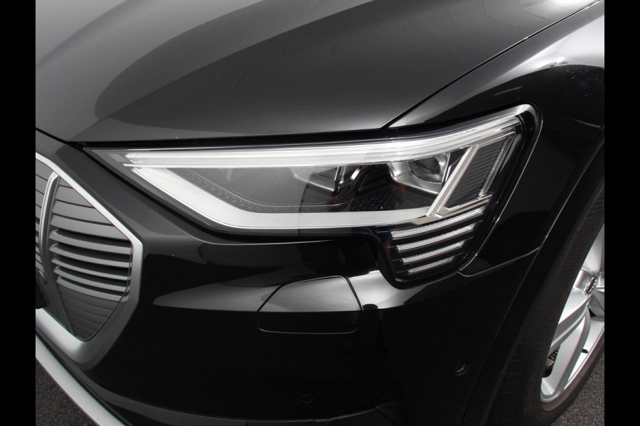 Audi e-tron e-tron 50 quattro Launch edition SOH 92,9% Navigatie Climate Control Parkeer Sensoren Lichtmetalen velgen