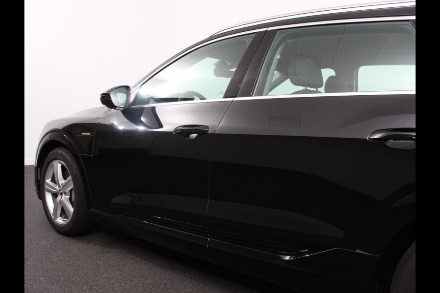 Audi e-tron e-tron 50 quattro Launch edition SOH 92,9% Navigatie Climate Control Parkeer Sensoren Lichtmetalen velgen