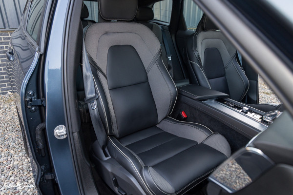 Volvo XC60 2.0 T6 Plug-in hybrid AWD Plus Dark | Panorama dak | Adaptieve cruise | Blis | Memory | Harman Kardon |