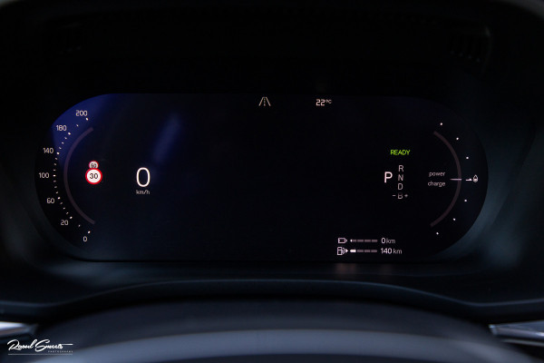 Volvo XC60 2.0 T6 Plug-in hybrid AWD Plus Dark | Panorama dak | Adaptieve cruise | Blis | Memory | Harman Kardon |