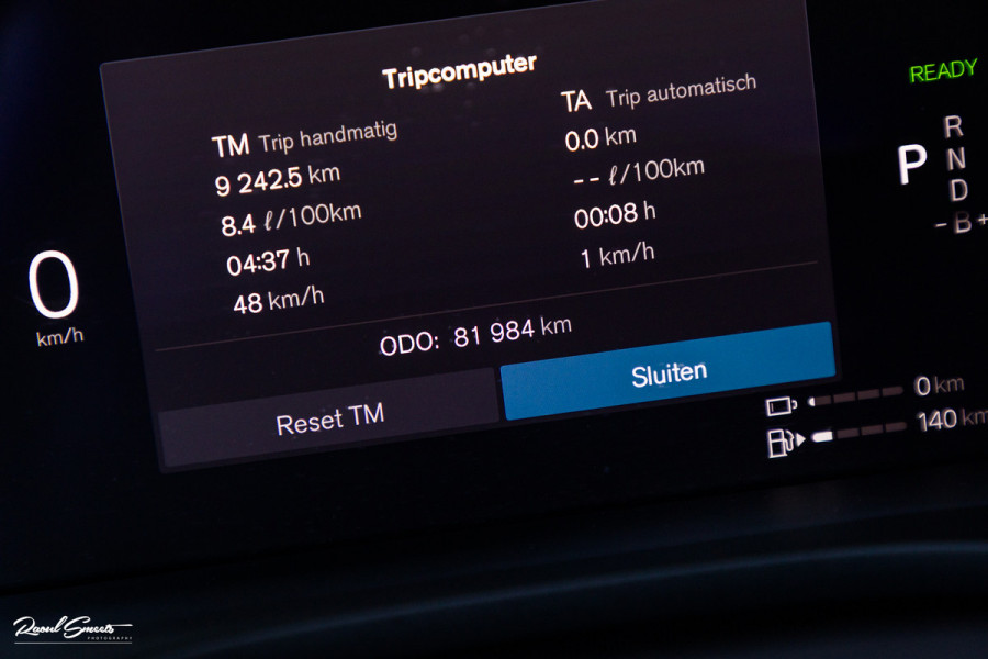 Volvo XC60 2.0 T6 Plug-in hybrid AWD Plus Dark | Panorama dak | Adaptieve cruise | Blis | Memory | Harman Kardon |